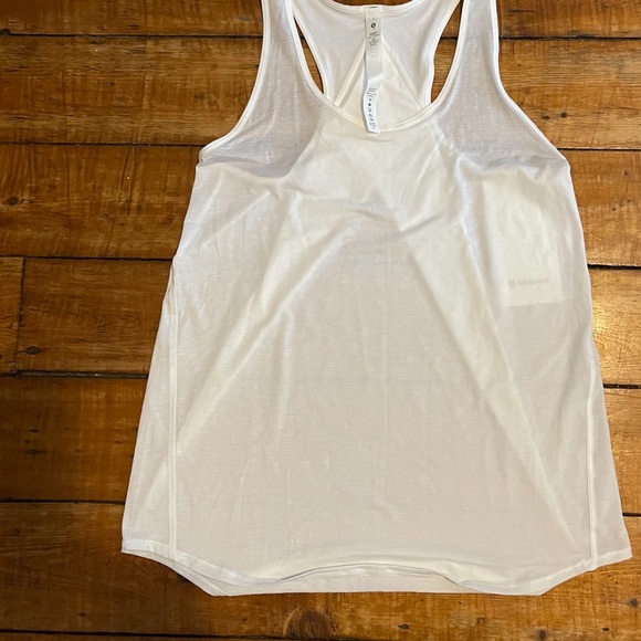 NWT - Lululemon Essential Tank Size 2 - Picture 6 of 7